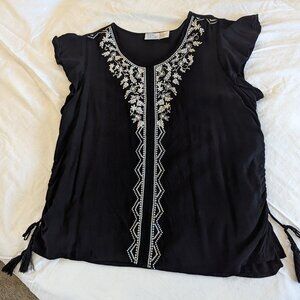 Time & Tru woman's flowy cap sleeve with embroidery and side ties sz XXL